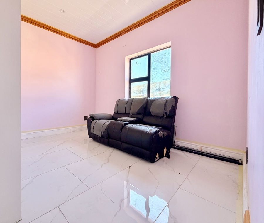 5 Bedroom Property for Sale in Hawston Western Cape